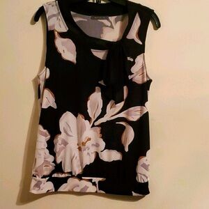 Floral front tie sleeveless blouse